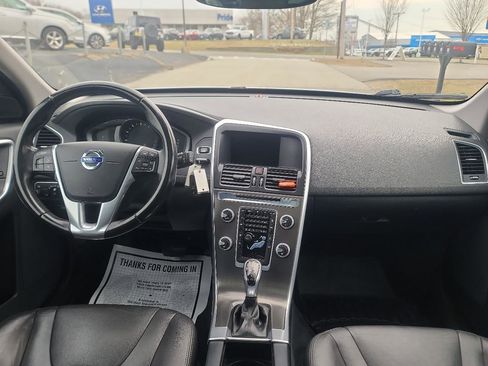 Used 2016 Volvo XC60 T5 Premier image 17
