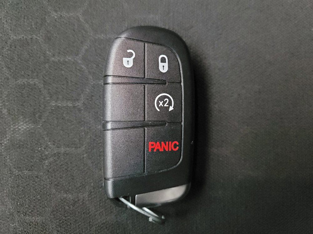 Used 2018 Jeep Compass Latitude AWD/4WD image 32