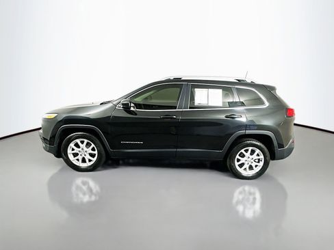 Used 2016 Jeep Cherokee Latitude w/ Comfort & Sound Group FWD image 4