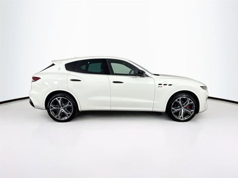 Used 2022 Maserati Levante GT image 5