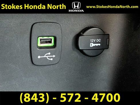 Used 2014 Dodge Avenger SE FWD image 26