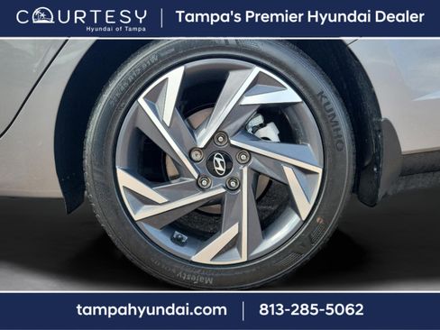 Certified 2025 Hyundai Elantra Sport image 30