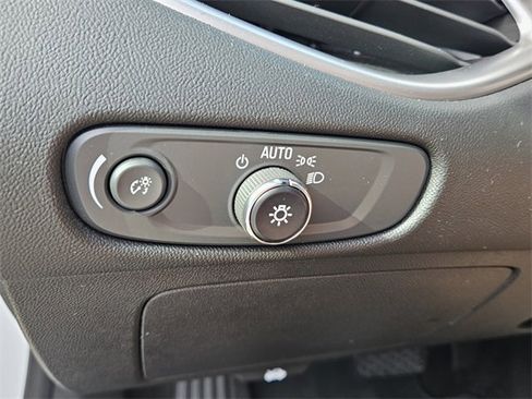 Used 2022 Chevrolet Malibu LT image 28