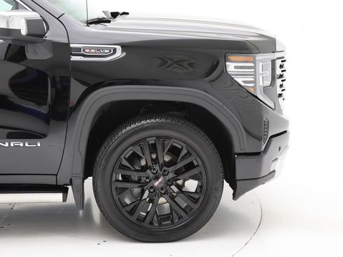 Used 2024 GMC Sierra 1500 Denali w/ Denali Reserve Package AWD/4WD image 4
