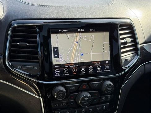 Used 2020 Jeep Grand Cherokee Overland image 27