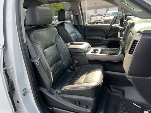 Used 2018 GMC Sierra 2500 Denali w/ Duramax Plus Package AWD/4WD image 19