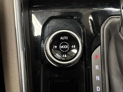 Used 2024 GMC Canyon Denali image 25