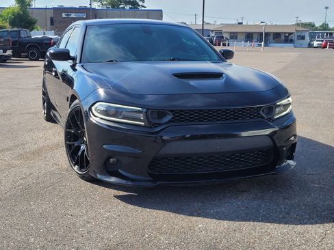 Used 2020 Dodge Charger R/T w/ Blacktop Package RWD image 19