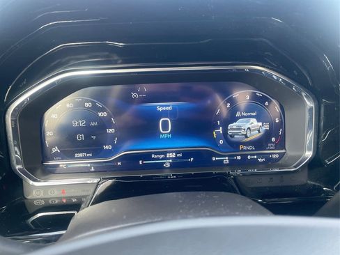 Used 2024 Chevrolet Silverado 1500 LT image 13