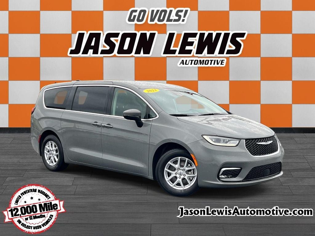 Used 2023 Chrysler Pacifica Touring-L FWD image 1