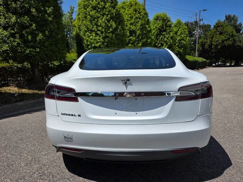 Used 2013 Tesla Model S image 4