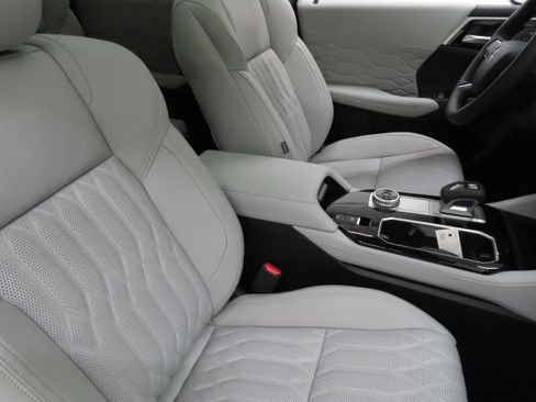 New 2026 Mitsubishi Outlander SEL image 25