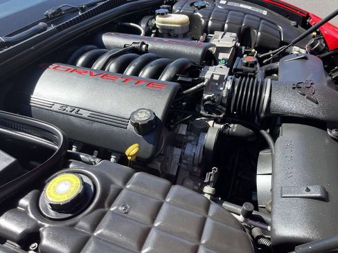 Used 2001 Chevrolet Corvette Convertible w/ Preferred Equipment Group2 RWD image 30