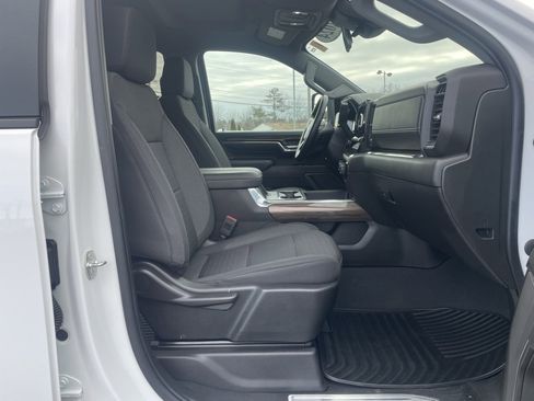 Used 2024 Chevrolet Silverado 2500 LT w/ Convenience Package image 29