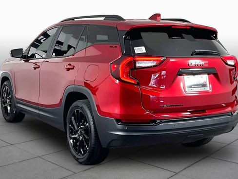 Used 2024 GMC Terrain SLE w/ Driver Convenience Package FWD image 12