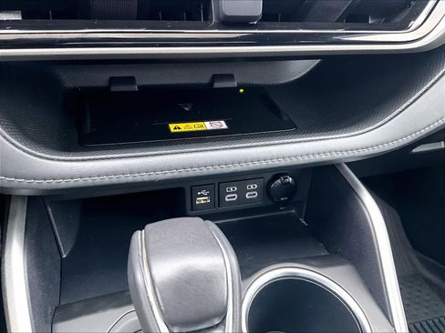 Used 2023 Toyota Highlander XLE image 28