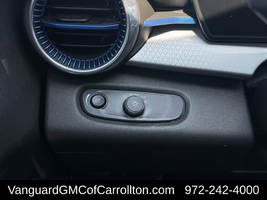 Used 2024 Chevrolet Trax LT w/ Driver Confidence Package FWD image 26