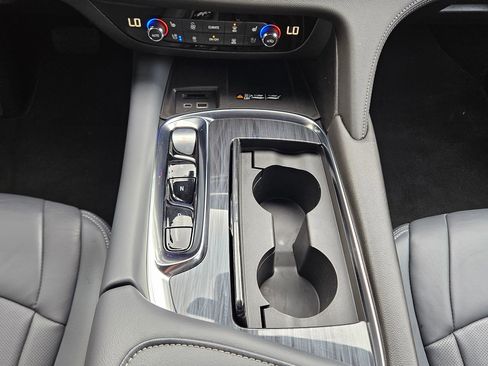 Used 2024 Buick Enclave Premium image 12