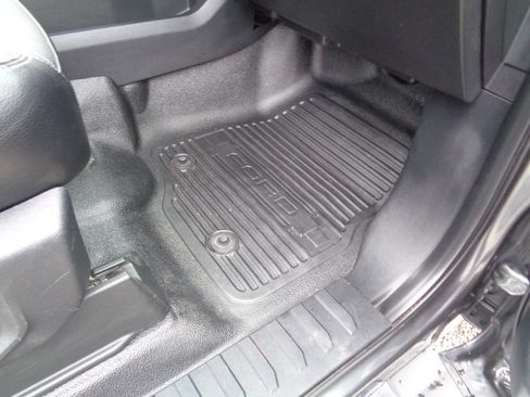 Used 2017 Ford F250 Lariat w/ Chrome Package image 46