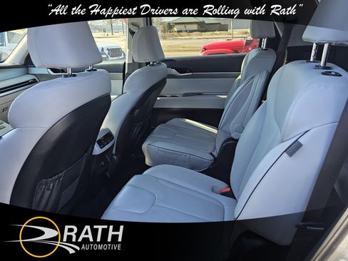 Used 2025 Hyundai Palisade SEL image 17