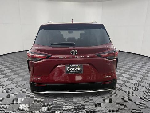 Used 2026 Toyota Sienna Limited FWD image 5