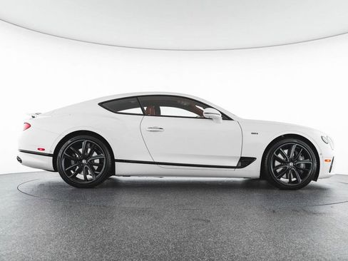 Used 2024 Bentley Continental GT image 21