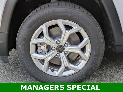 New 2025 Jeep Compass Sport image 31