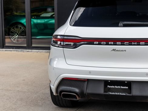 Certified 2023 Porsche Macan AWD/4WD image 13