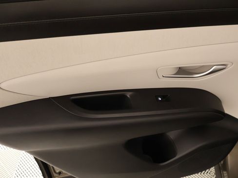 Certified 2025 Hyundai Tucson SEL AWD/4WD image 16