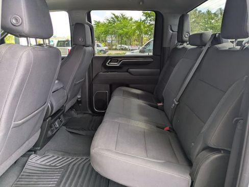 Used 2025 Chevrolet Silverado 2500 LT w/ Convenience Package AWD/4WD image 16