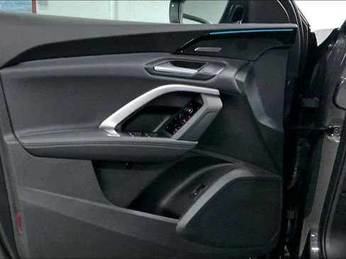 Used 2025 Audi Q5 Premium Plus w/ Premium Plus image 25