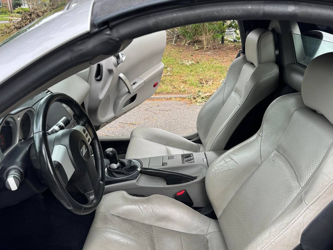 Used 2004 Nissan 350Z Touring RWD image 13