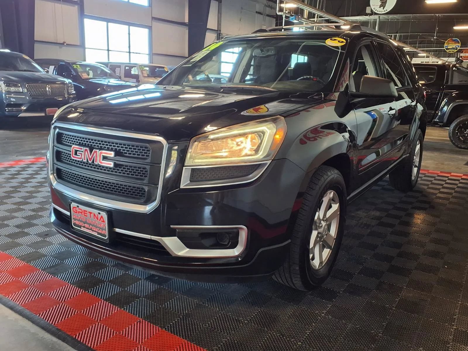 Used 2014 GMC Acadia SLE AWD/4WD image 4