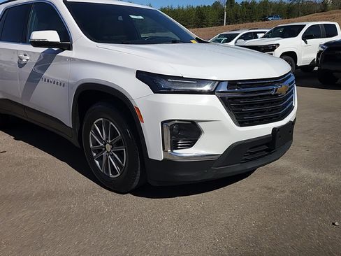 Used 2022 Chevrolet Traverse LT image 4