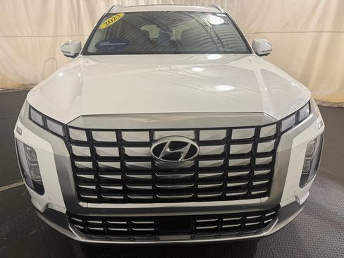 Used 2023 Hyundai Palisade Calligraphy image 3