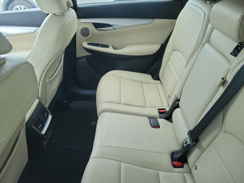 Used 2019 INFINITI QX50 Essential w/ Proactive Package FWD image 11
