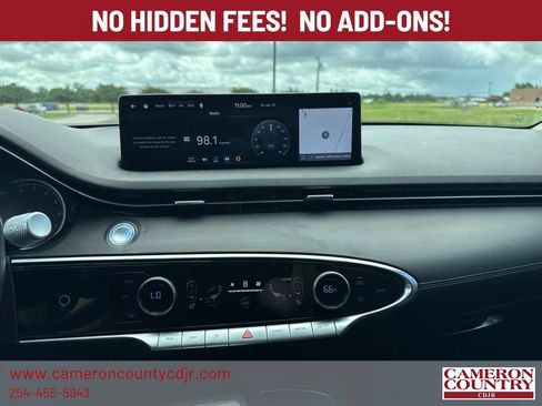 Used 2025 Genesis GV70 2.5T AWD/4WD image 11