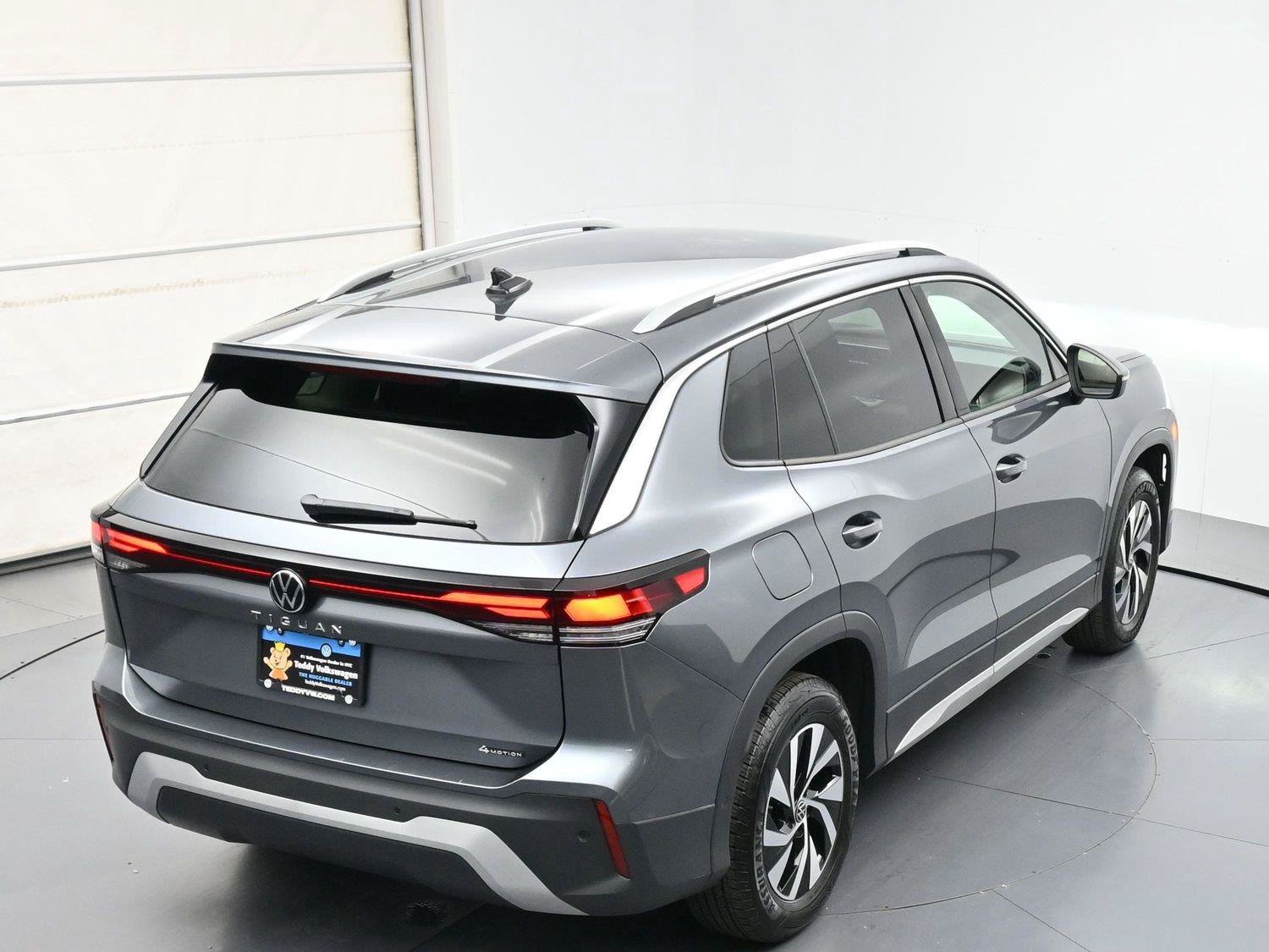 Used 2026 Volkswagen Tiguan S AWD/4WD image 35