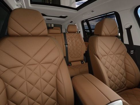 Used 2026 BMW X7 xDrive40i w/ Premium Package image 38