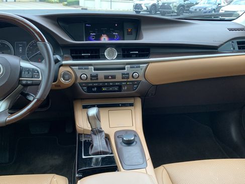 Used 2017 Lexus ES 350 w/ Premium Package FWD image 30