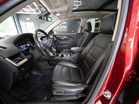 Used 2020 GMC Terrain Denali w/ Denali Premium Package AWD/4WD image 9