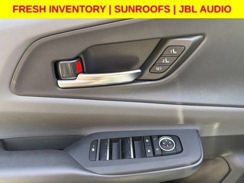 Used 2024 Toyota Prius Limited FWD image 13