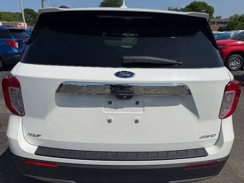 Certified 2023 Ford Explorer XLT w/ Equipment Group 202A AWD/4WD image 6