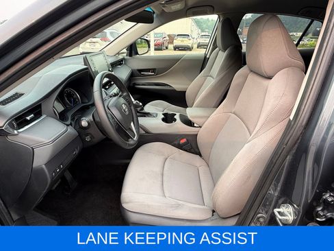 Used 2022 Toyota Venza LE AWD/4WD image 16