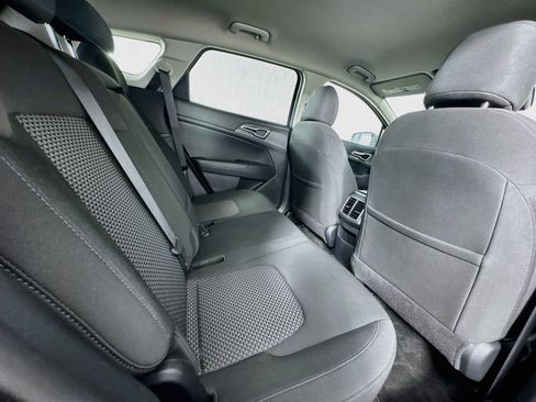 Used 2024 Kia Sportage LX FWD image 31