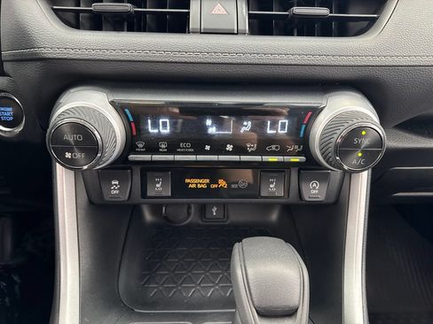 Certified 2021 Toyota RAV4 XLE w/ XLE Grade Weather Package AWD/4WD image 27