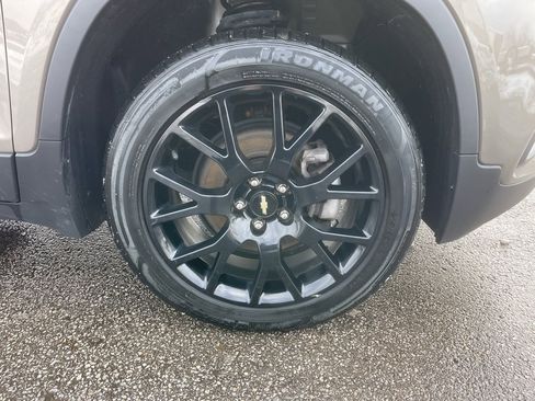 Used 2022 Chevrolet Trax LT w/ Sport Edition image 28