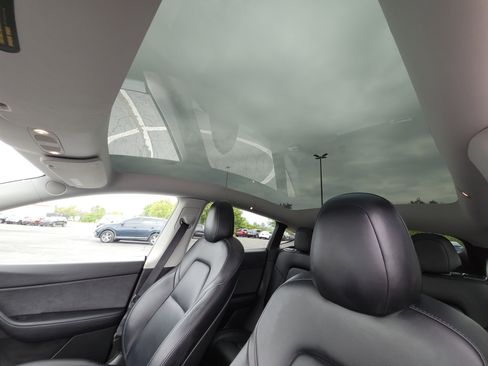 Used 2022 Tesla Model Y Performance AWD/4WD image 2
