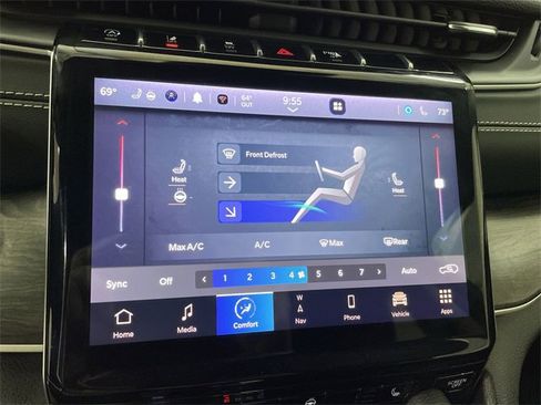 Used 2023 Jeep Grand Cherokee Limited image 30