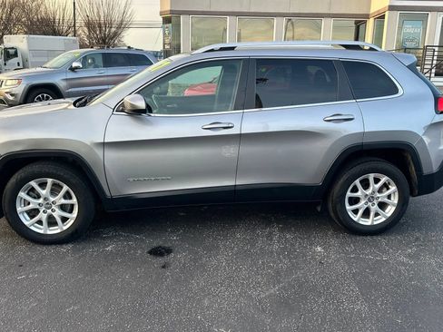 Used 2017 Jeep Cherokee Latitude image 9